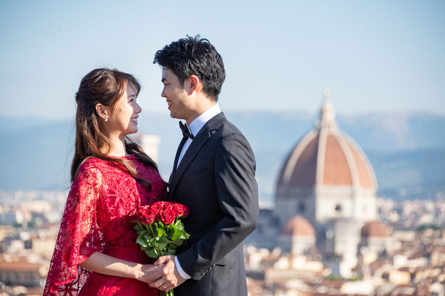 見つめ合う二人ミケランジェロ広場からのフィレンツェの眺め
